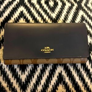 COACH TRIFOLD WALLET IN SIGNATURE CANVAS